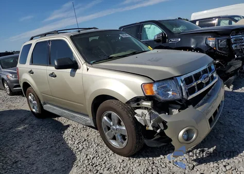 2011 Ford Escape Xlt z USA, uszkodzony, nr VIN 1FMCU9D71BKB45130
